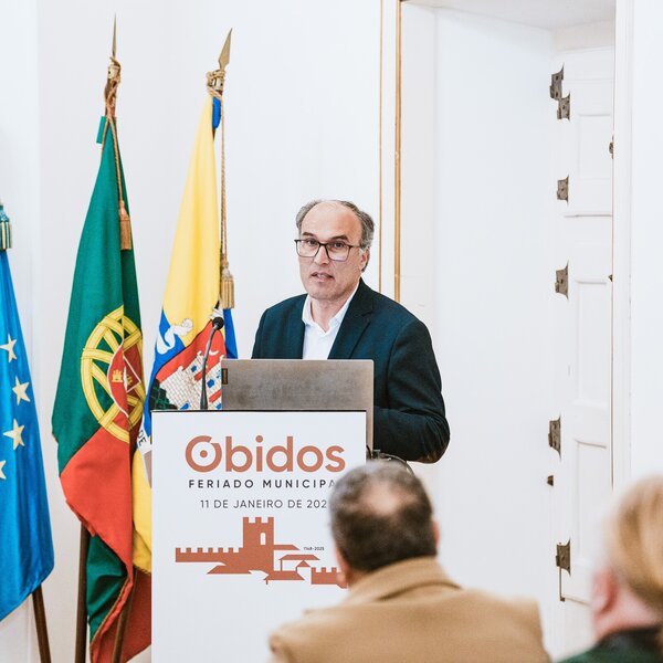 vereador_jose_pereira_na_sessao_de_apresentacao_das_solucoes_habitacionais_e_respostas_de_creches...