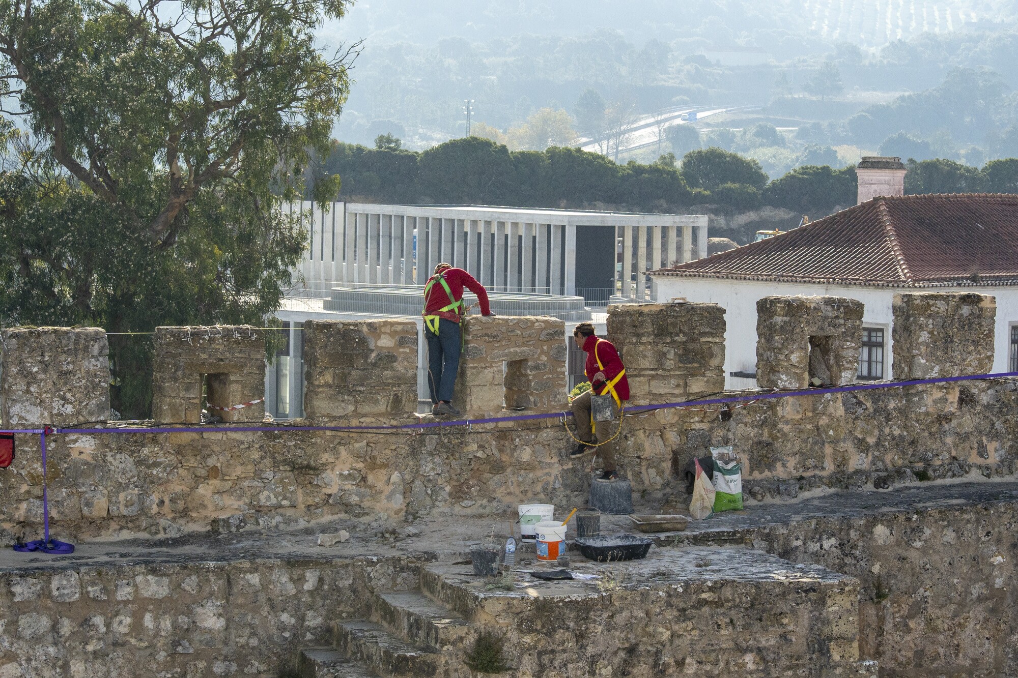 Obra de reconstrução de merlões no castelo de Óbidos concluída