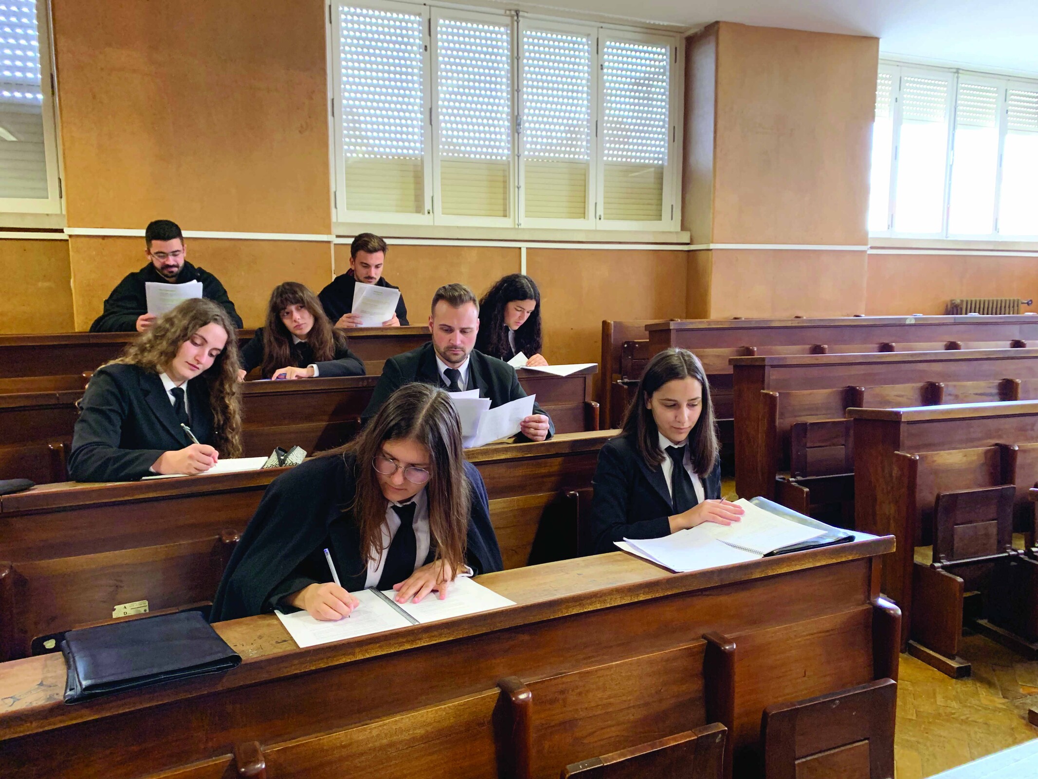 Bolsas de estudo a estudantes do ensino superior de Óbidos