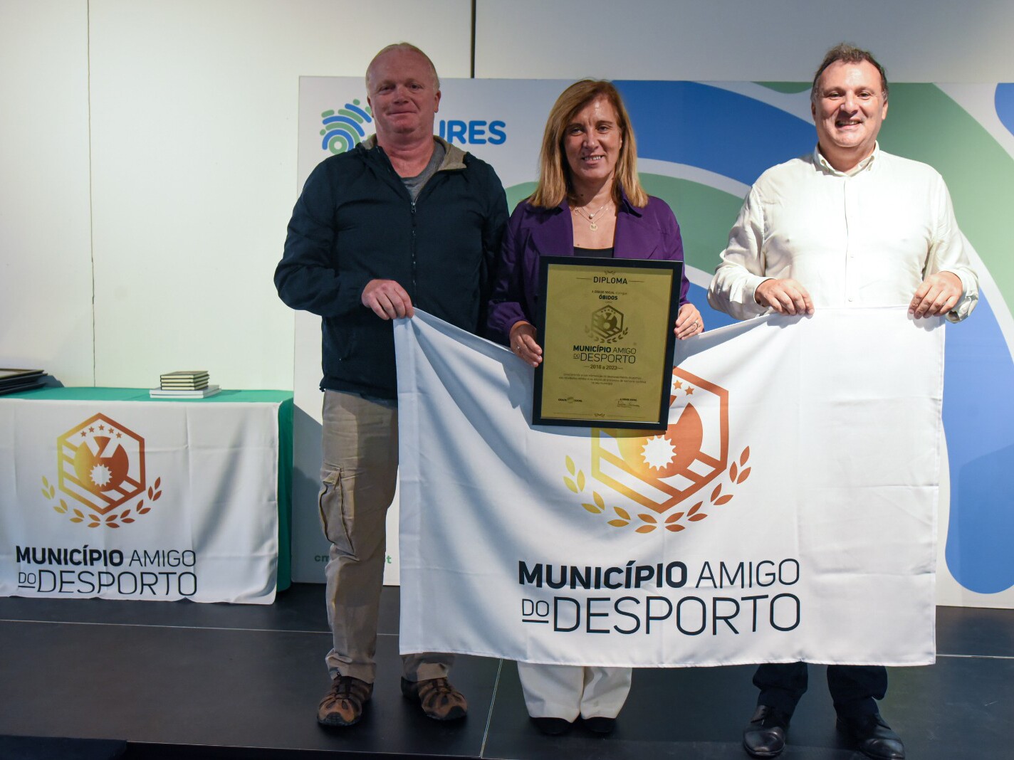 Óbidos recebe galardão "Município Amigo do Desporto" e "Autarquia Solidária"