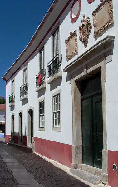 Solar da Praça de Santa Maria ou dos Brito Pegado